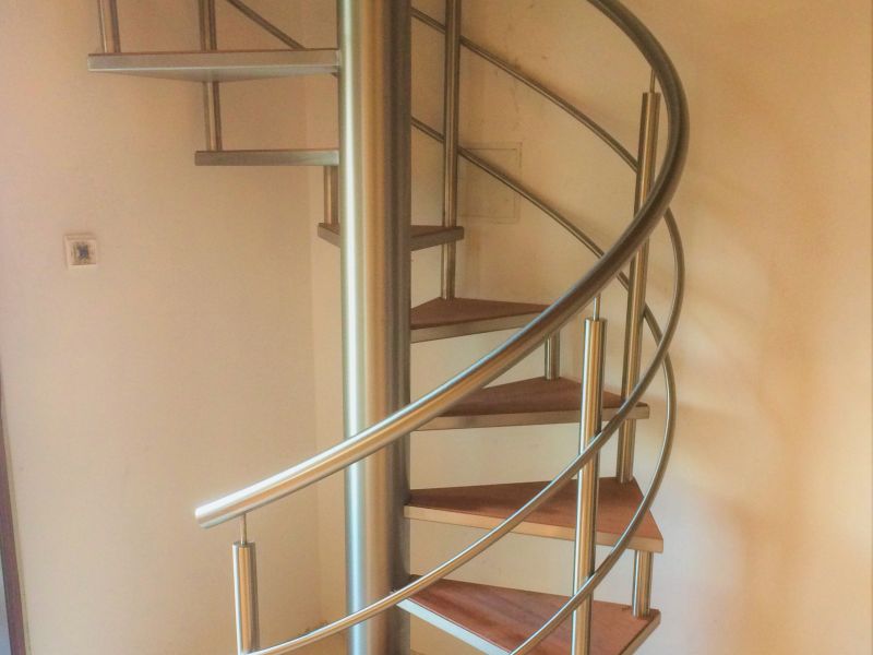 escada-em-caracol-com-5mts3C99A22C-94E2-246A-DBBC-D0879C4354C7.jpg